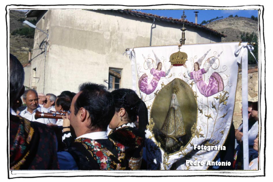 ESTANDARTE VIRGEN DE BELEN