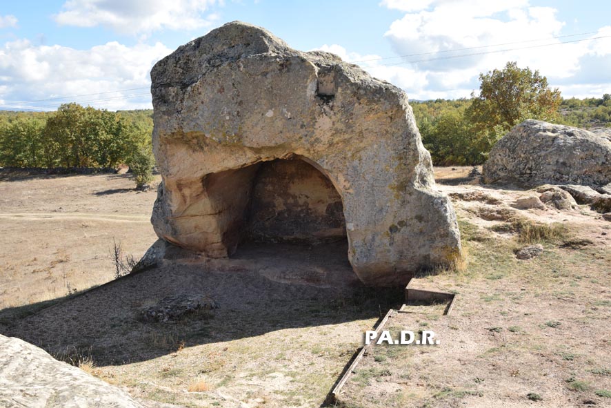 NECROPOLIS DE COVACHA DE SANTIUSTE,CASTRILLO DE LA REINA